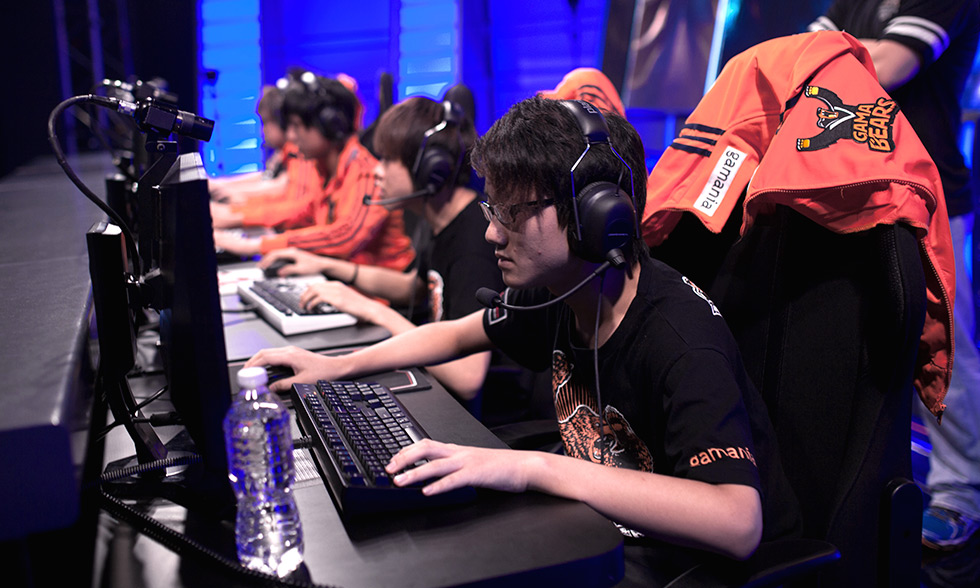 MLXG直播爆倒欠RNG 2500万：电竞圈转会季合约纠纷引热议