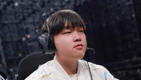 训练赛之谜解析：电竞队伍心态、训练赛与正赛差异及成绩预测，揭秘“训练赛战神”现象