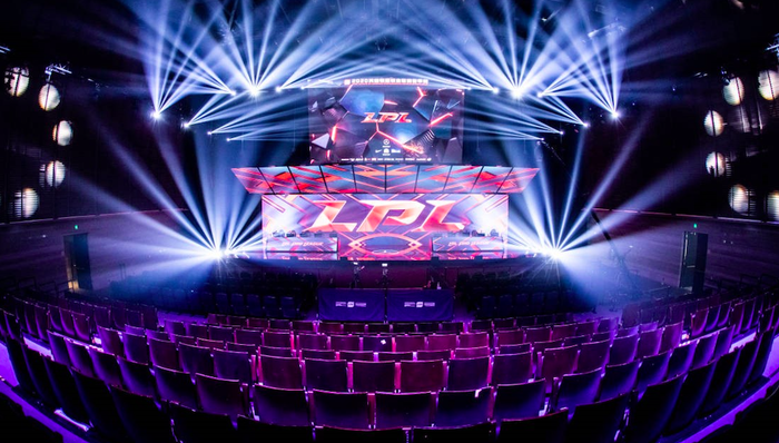 EDG不敌TL比赛回顾：团队决策失误与中期节奏崩盘分析